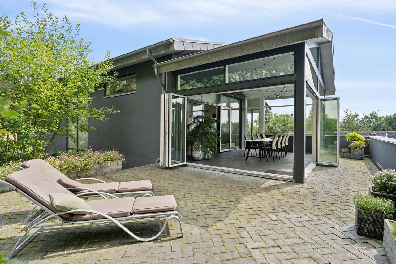 Ejendomsbillede 2 af 32