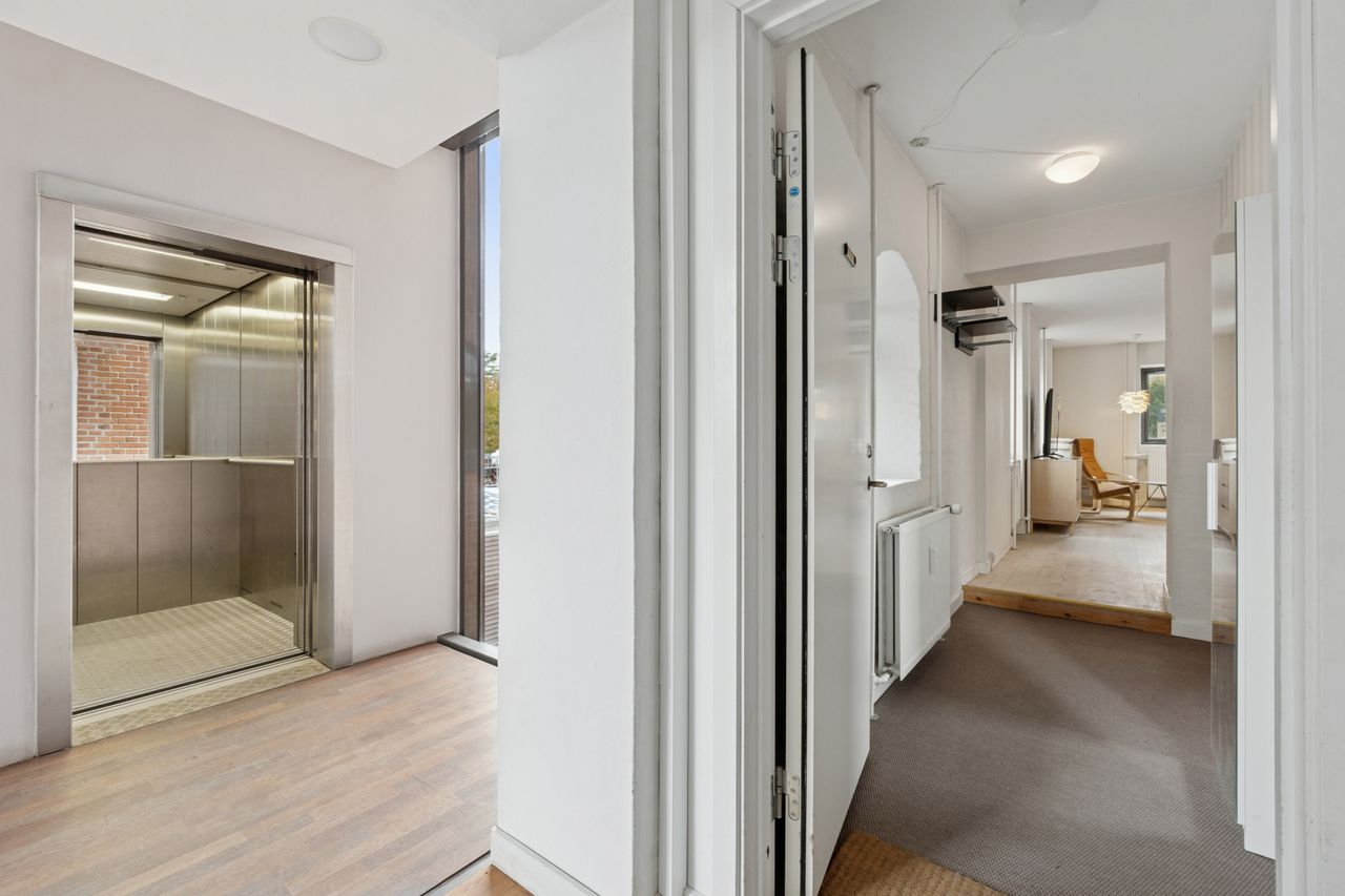 Ejendomsbillede 2 af 25