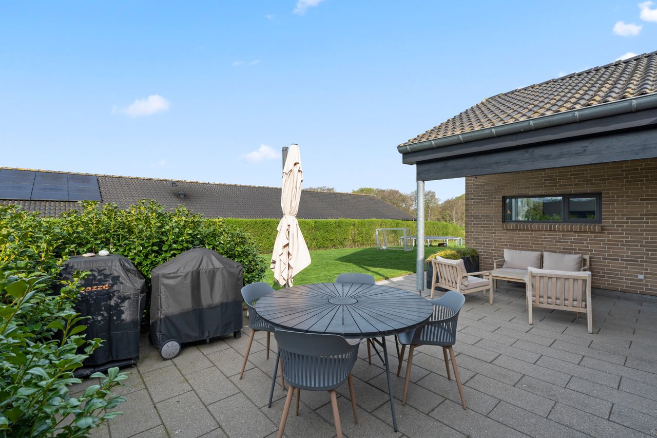 Ejendomsbillede 2 af 28