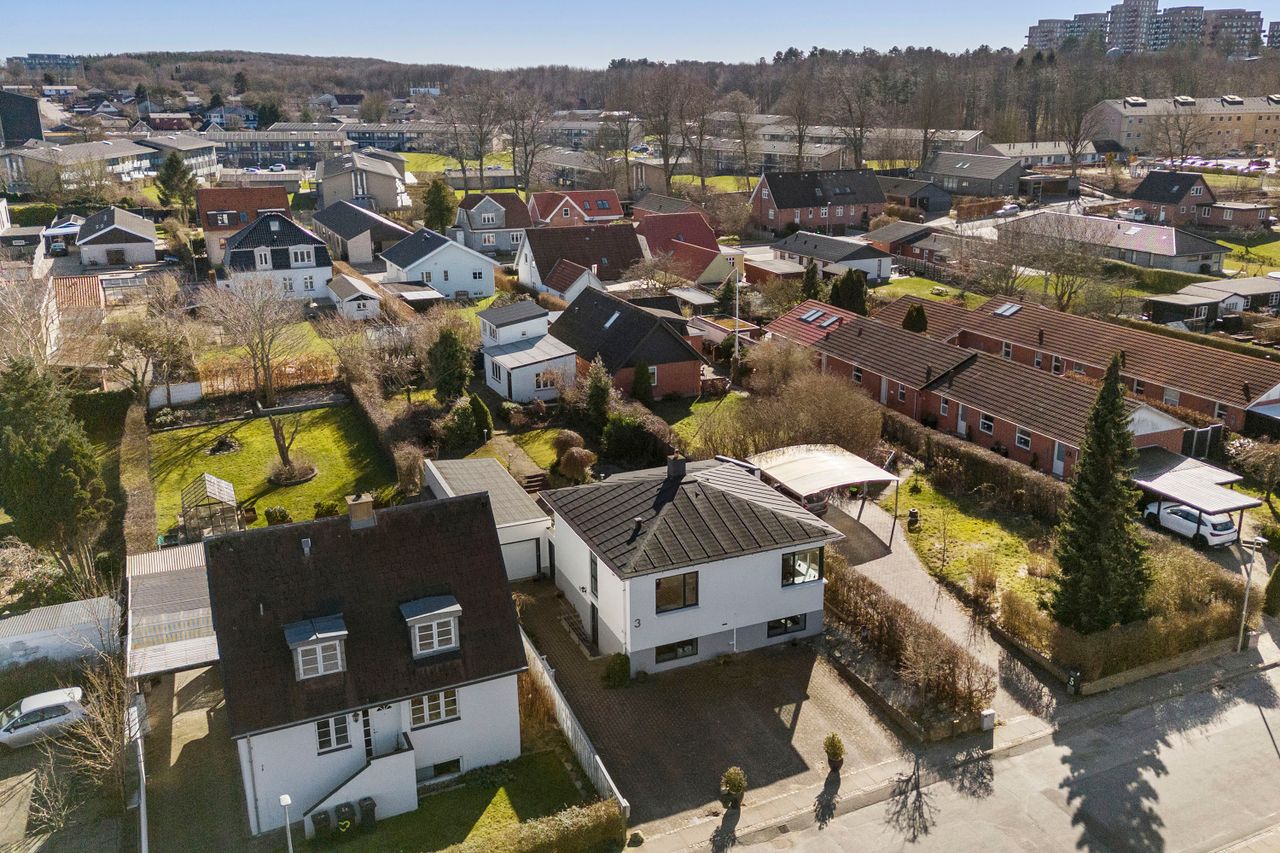 Ejendomsbillede 2 af 25