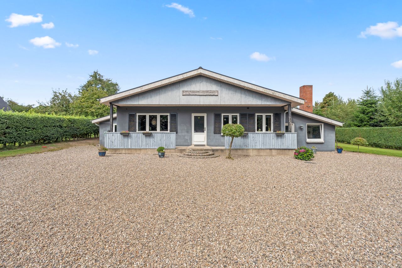 Ejendomsbillede 3 af 13