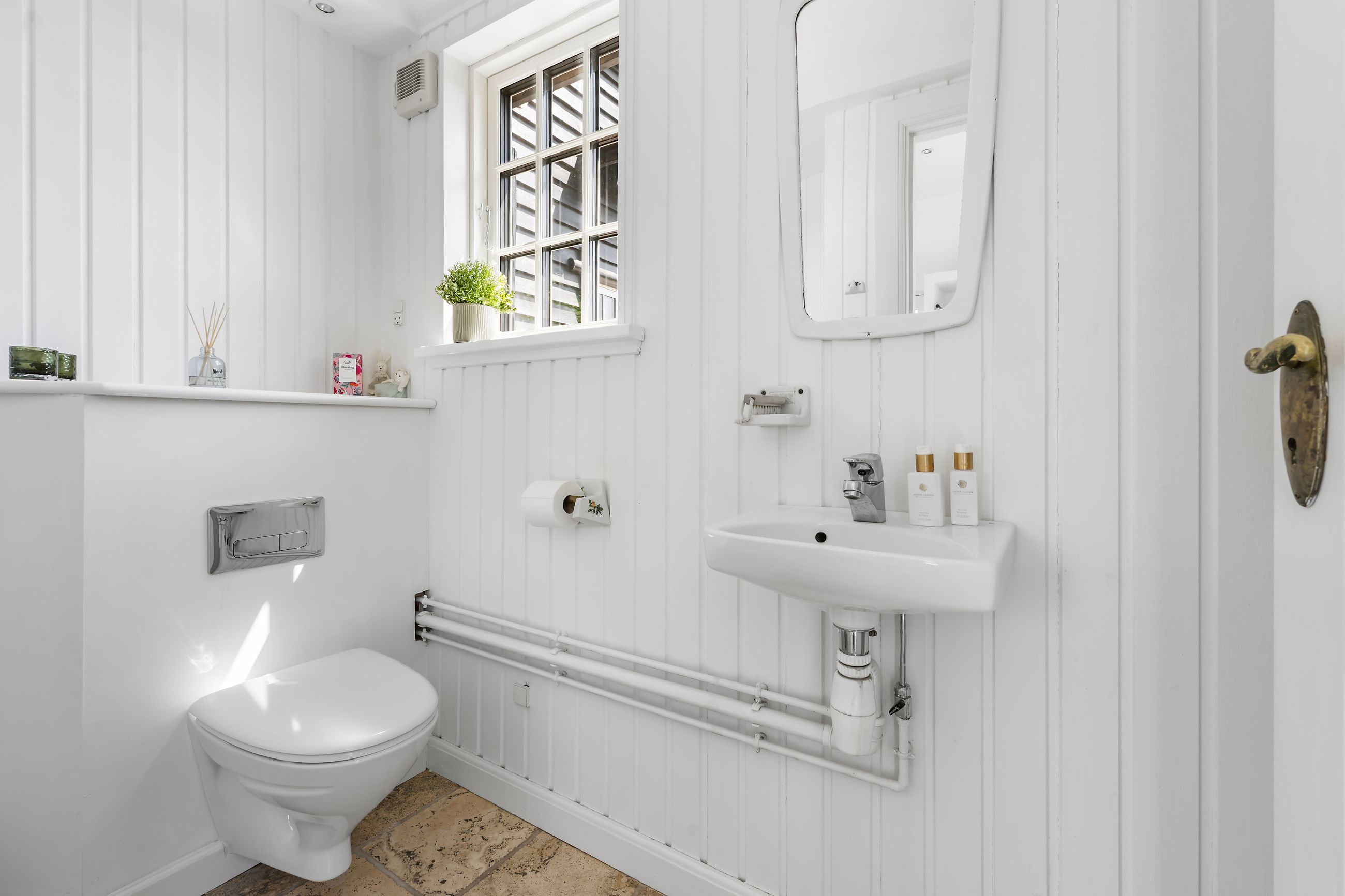 Krogebakke 6A, Ålsgårde - 24-Toilet.jpg
