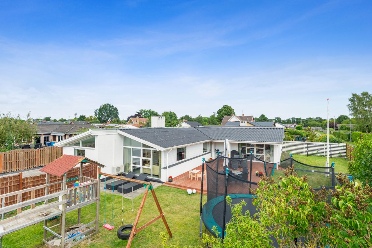 Ejendomsbillede 2 af 34