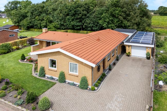 Buevej 12,  Grønbjerg