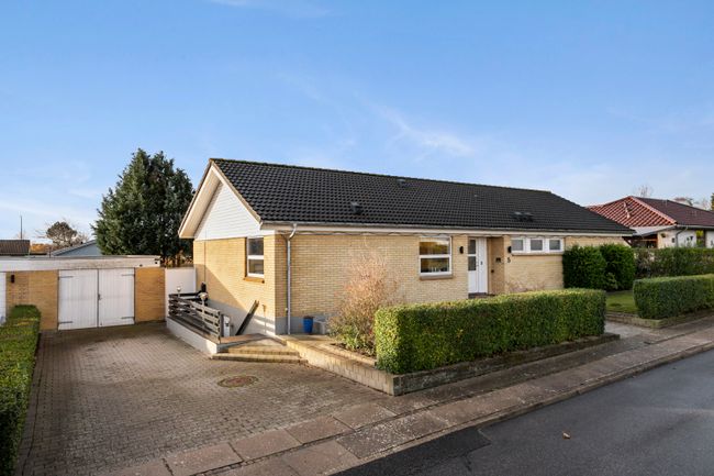 Melholtvej 5,  Villa