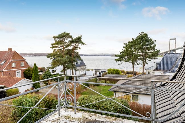 Gl Strandvej 73,  Strib