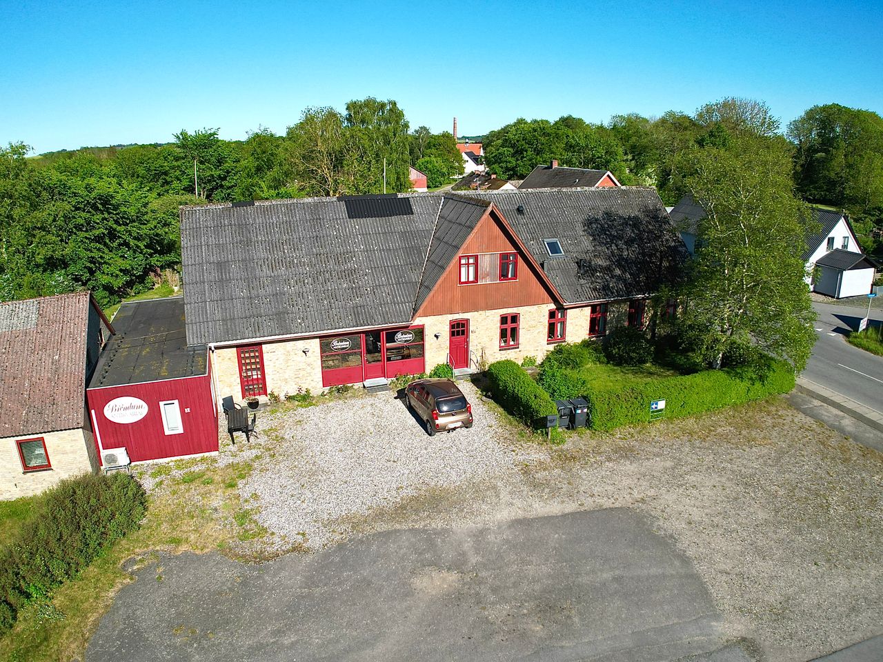 Ejendomsbillede 2 af 40