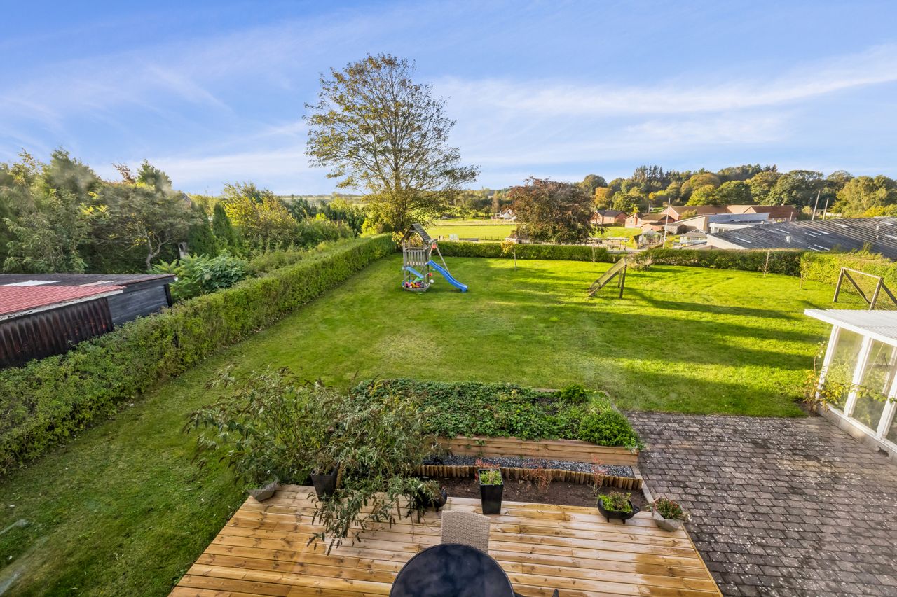 Ejendomsbillede 2 af 28