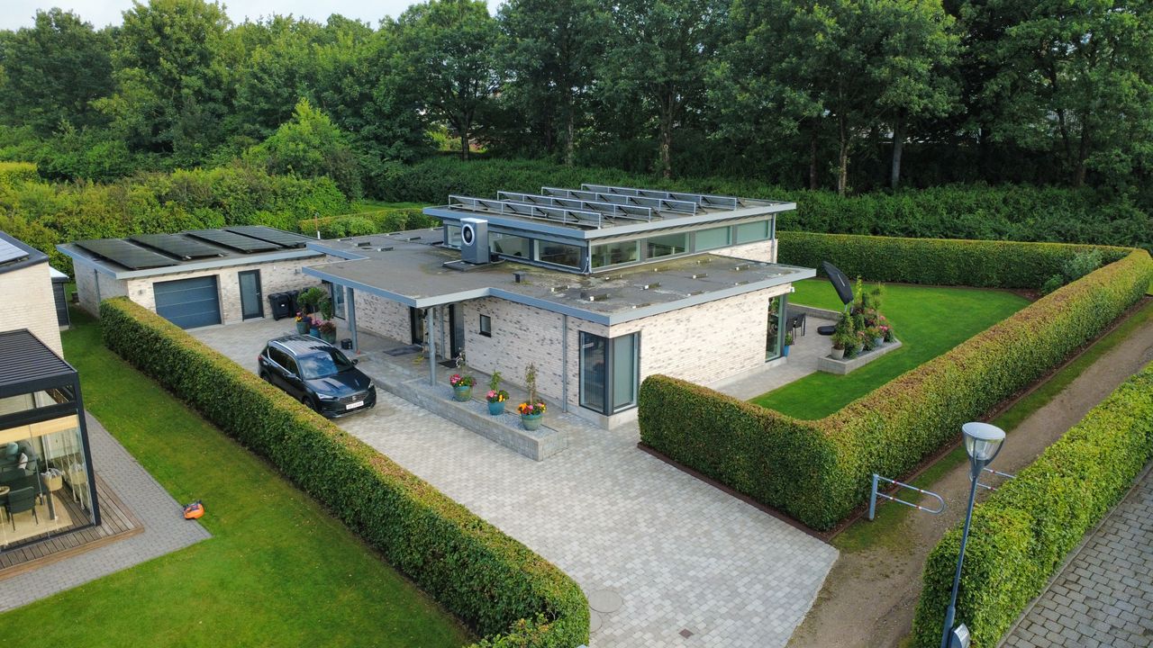 Ejendomsbillede 2 af 36