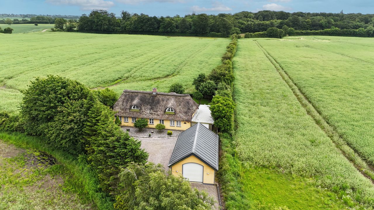 Ejendomsbillede 3 af 25