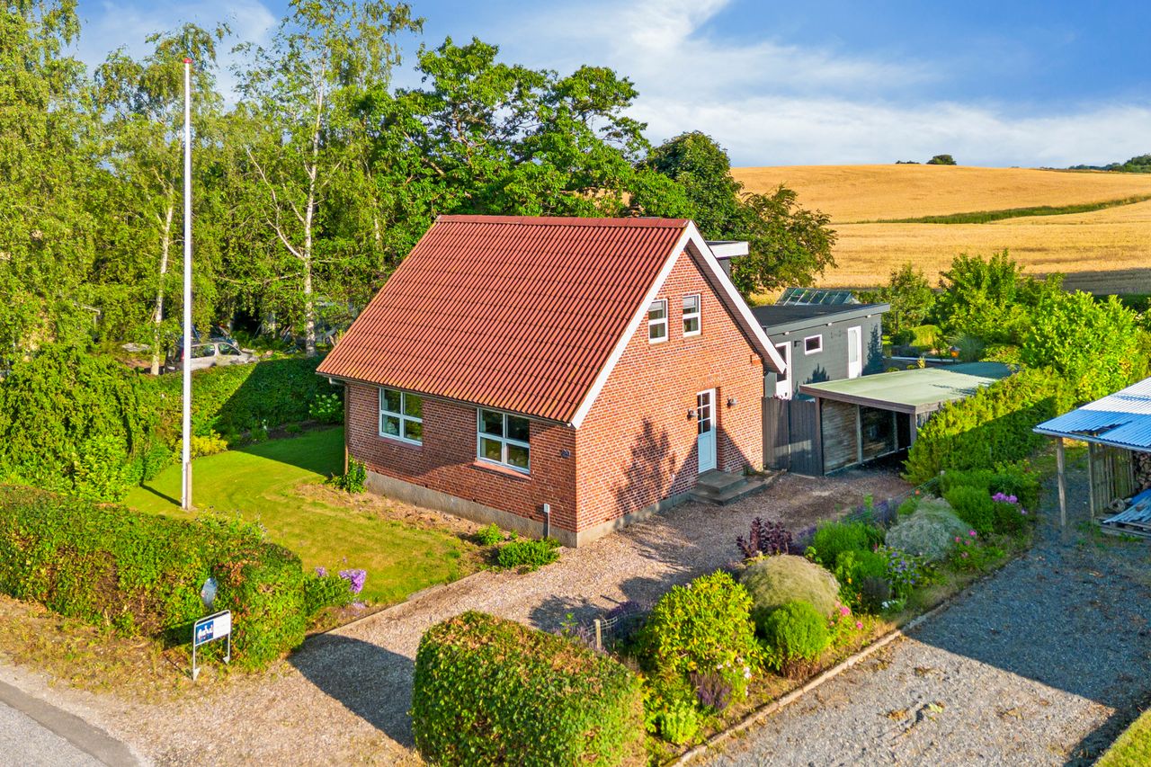 Ejendomsbillede 2 af 33