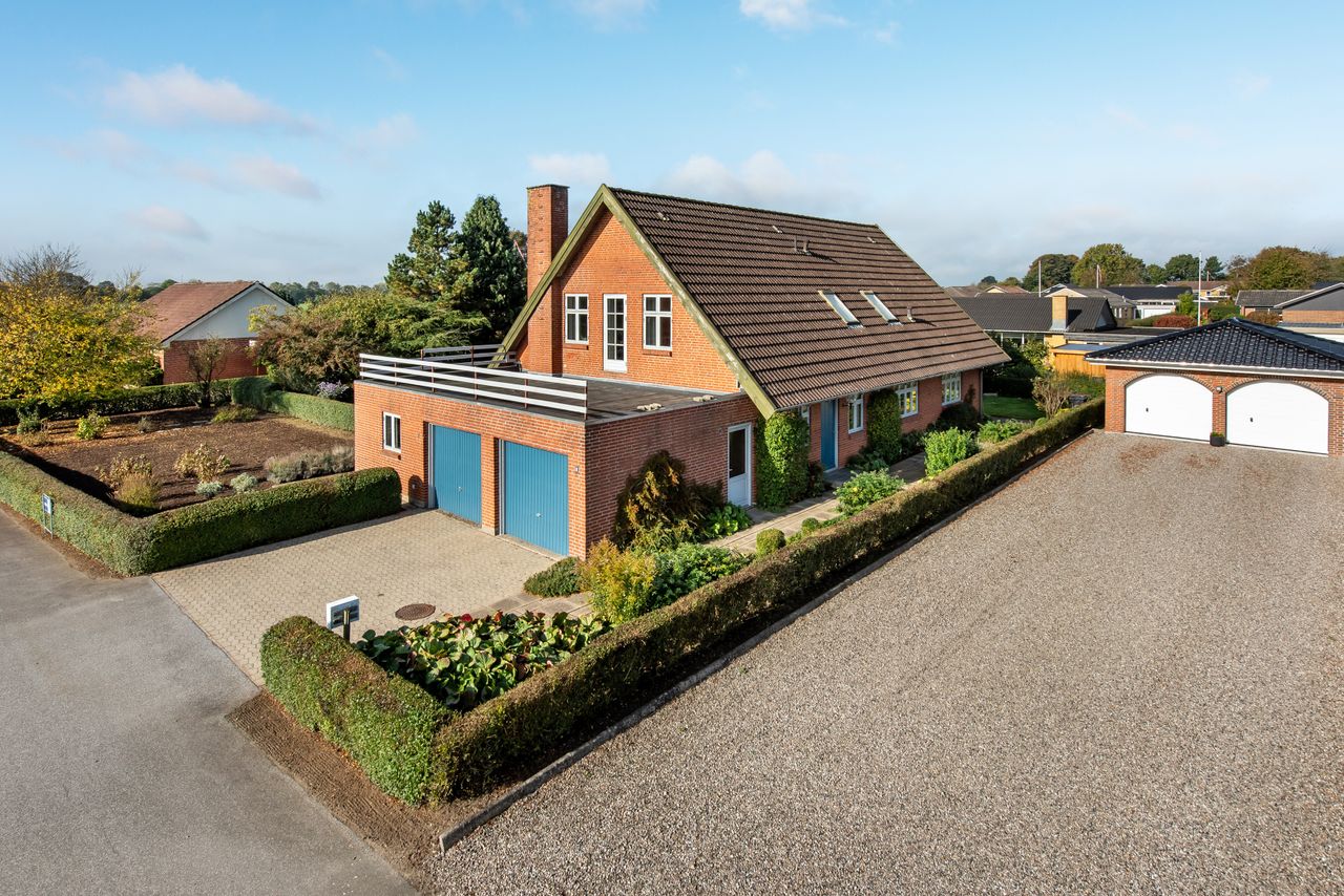 Ejendomsbillede 2 af 43