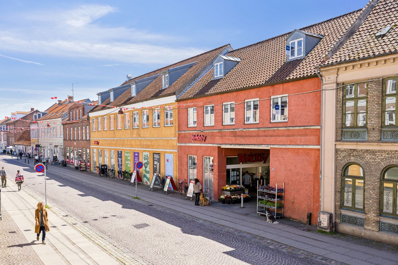 Ejendomsbillede 2 af 34