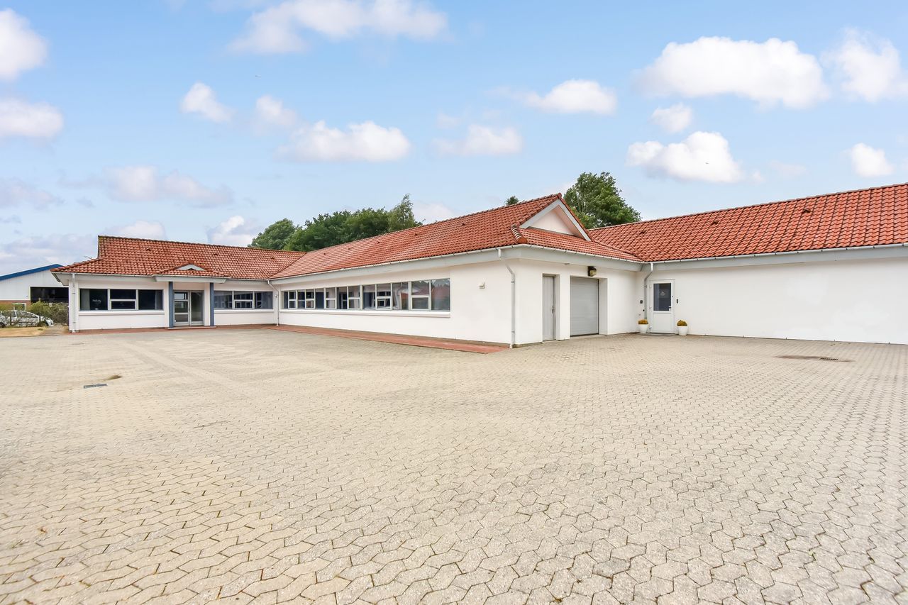 Ejendomsbillede 3 af 14