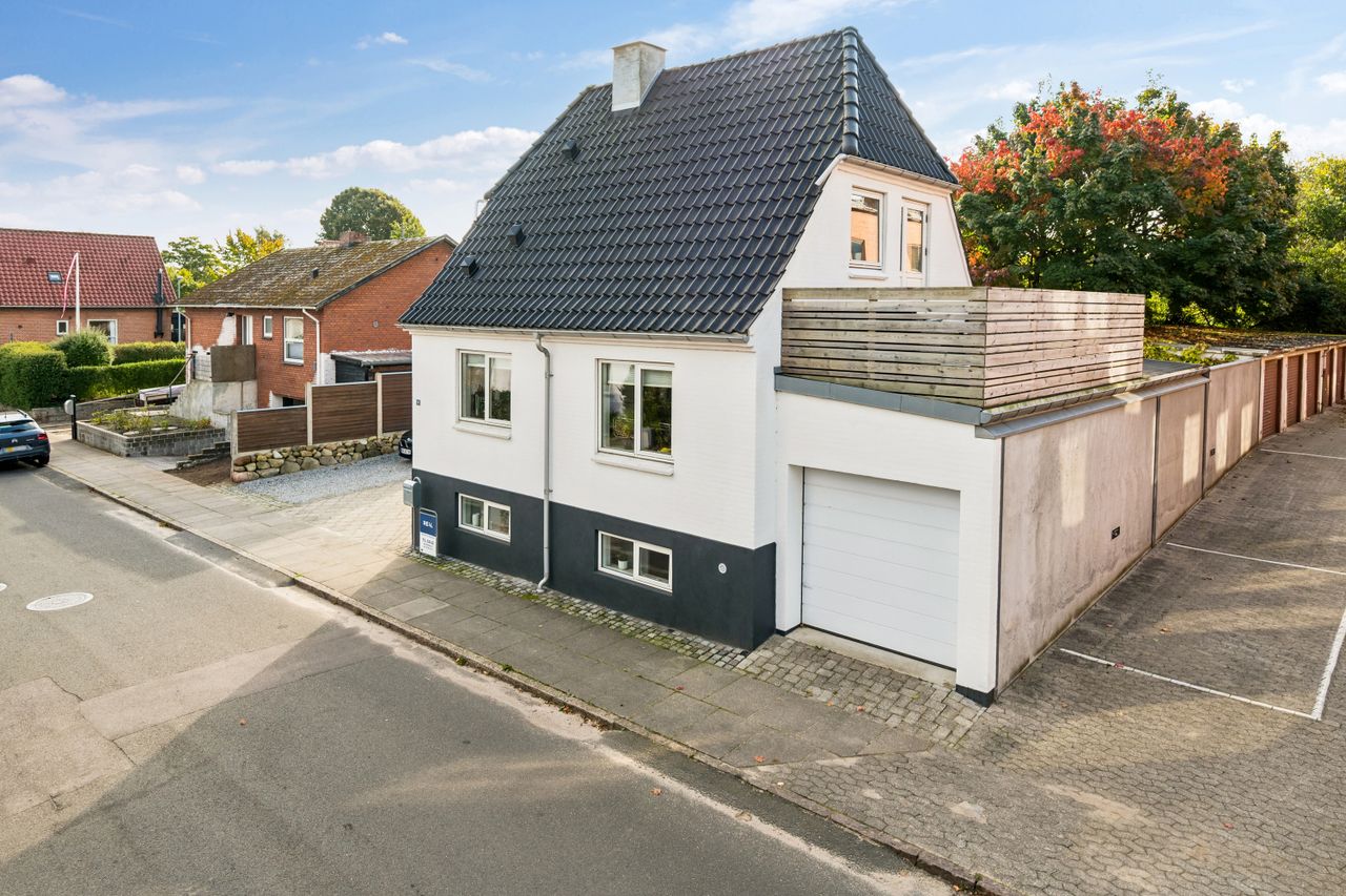 Ejendomsbillede 2 af 30