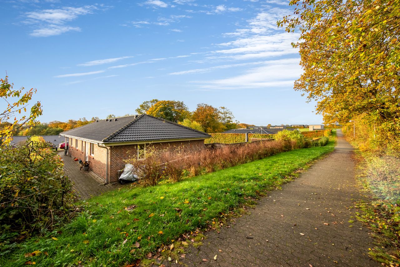 Ejendomsbillede 2 af 27