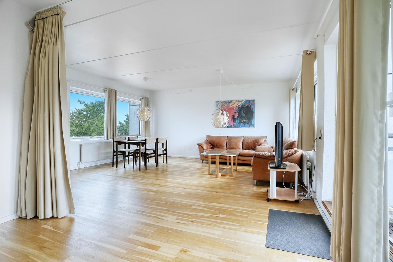 Ejendomsbillede 3 af 15