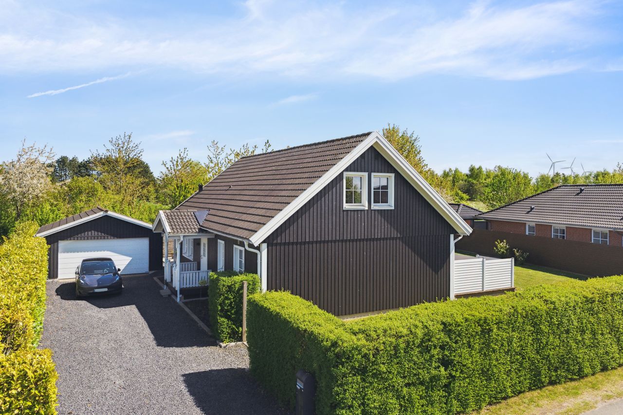 Ejendomsbillede 2 af 33