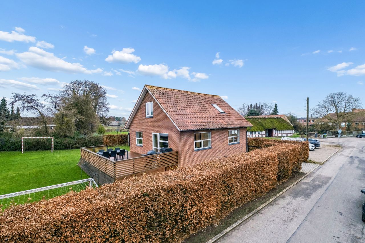 Ejendomsbillede 2 af 27