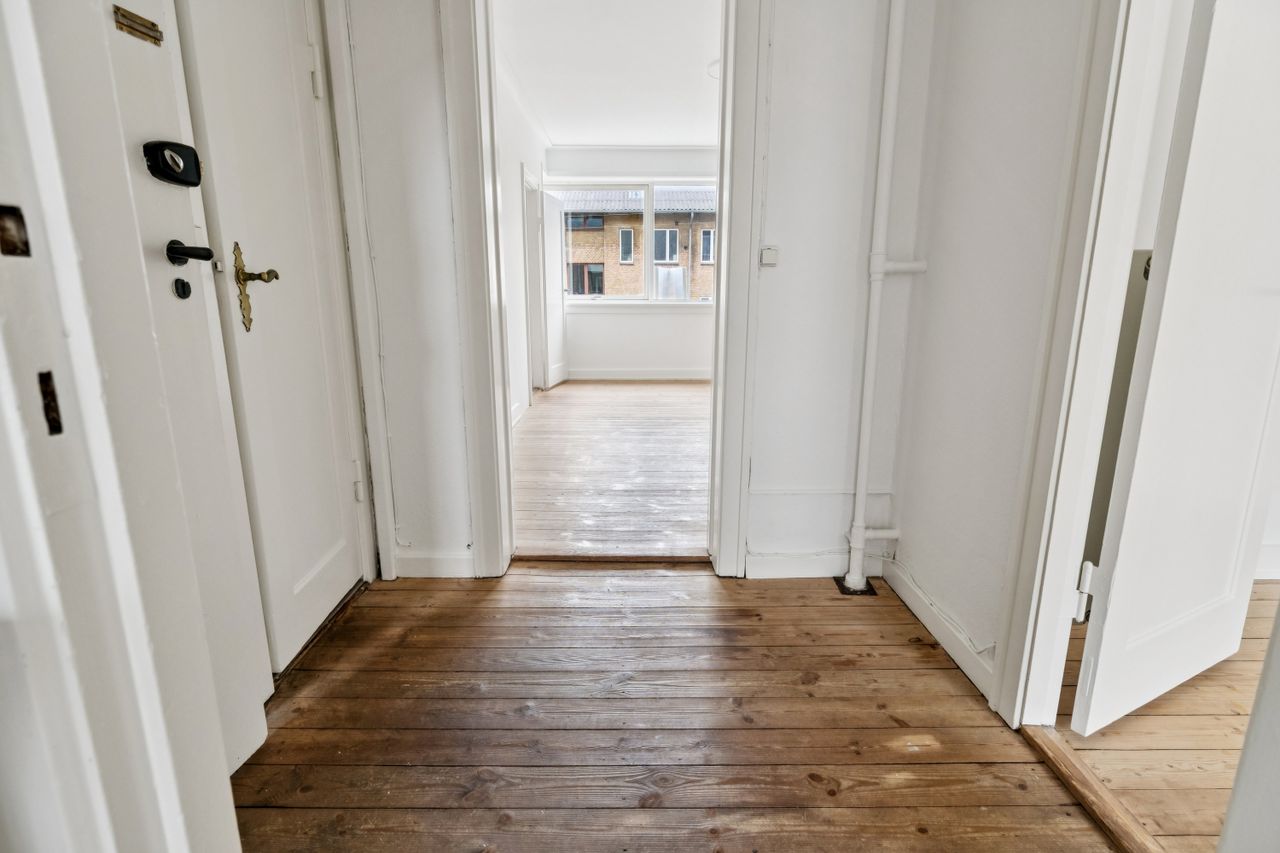 Ejendomsbillede 2 af 17