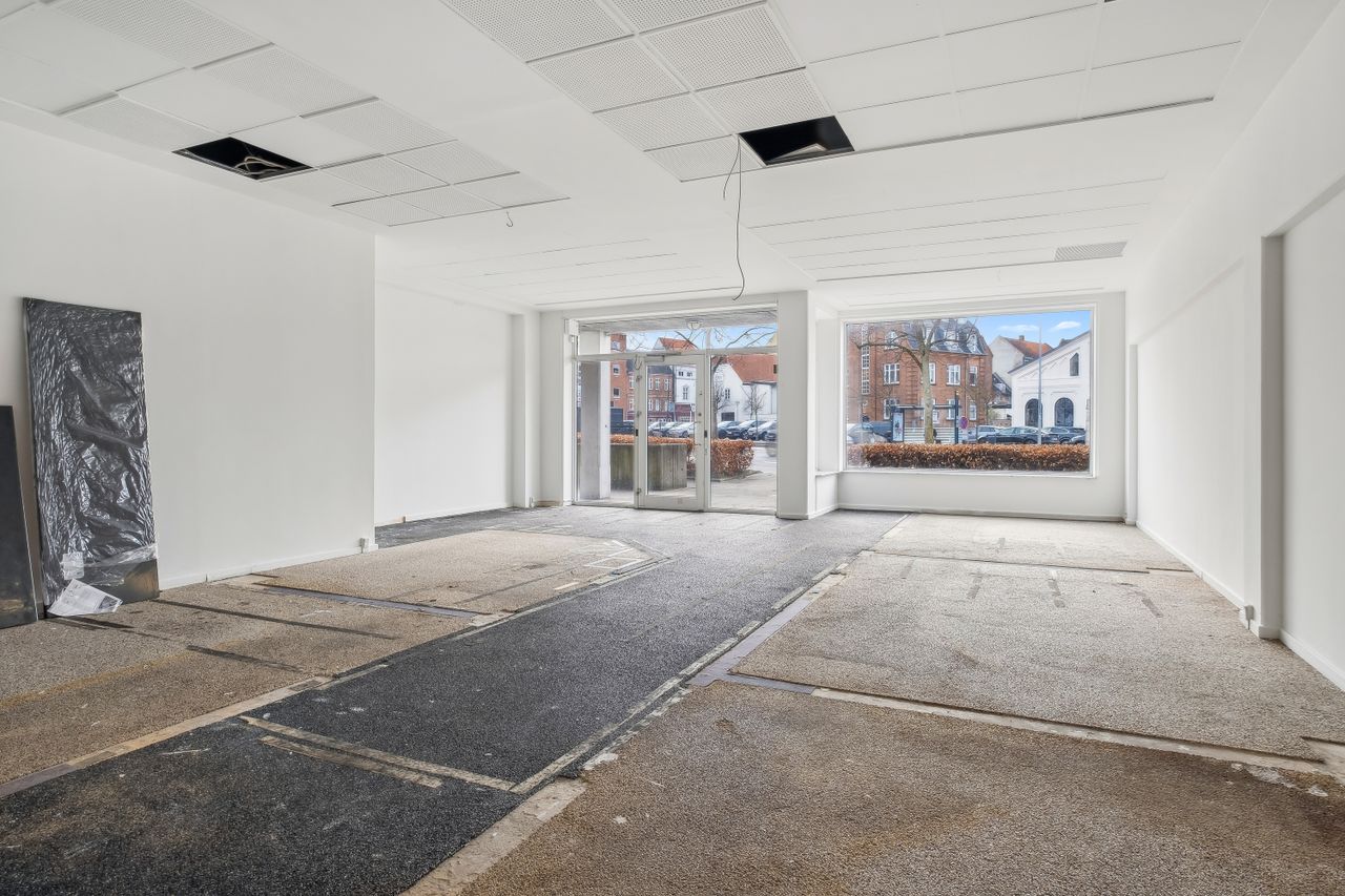 Ejendomsbillede 3 af 13