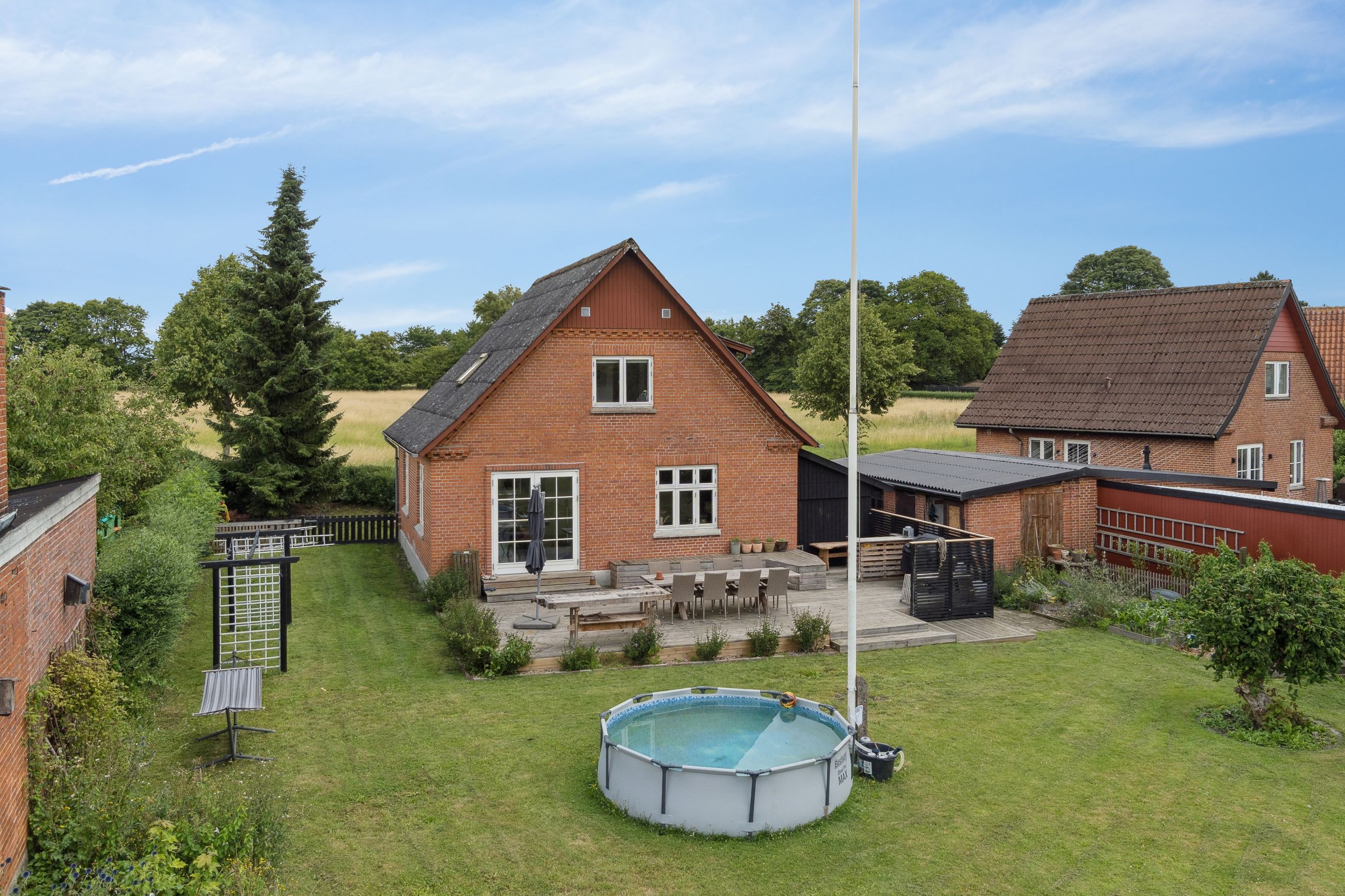 Lynge Byvej 4,  Villa