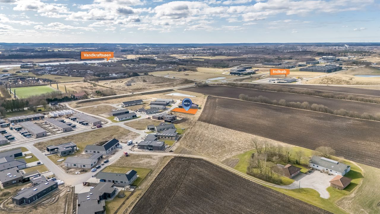 Ejendomsbillede 3 af 18