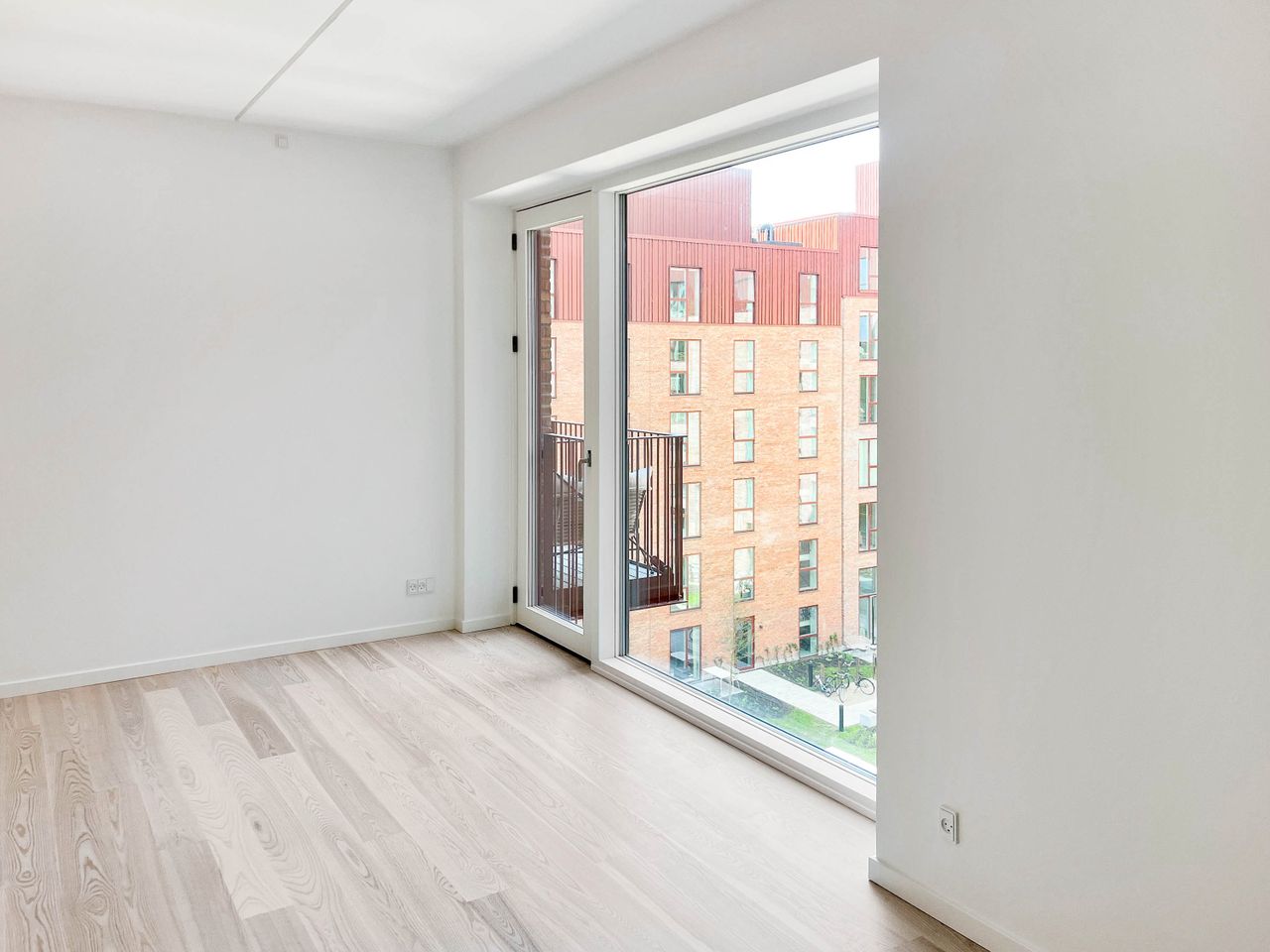 Ejendomsbillede 3 af 12