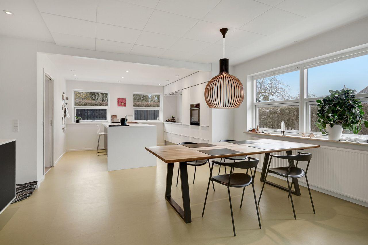 Ejendomsbillede 2 af 33