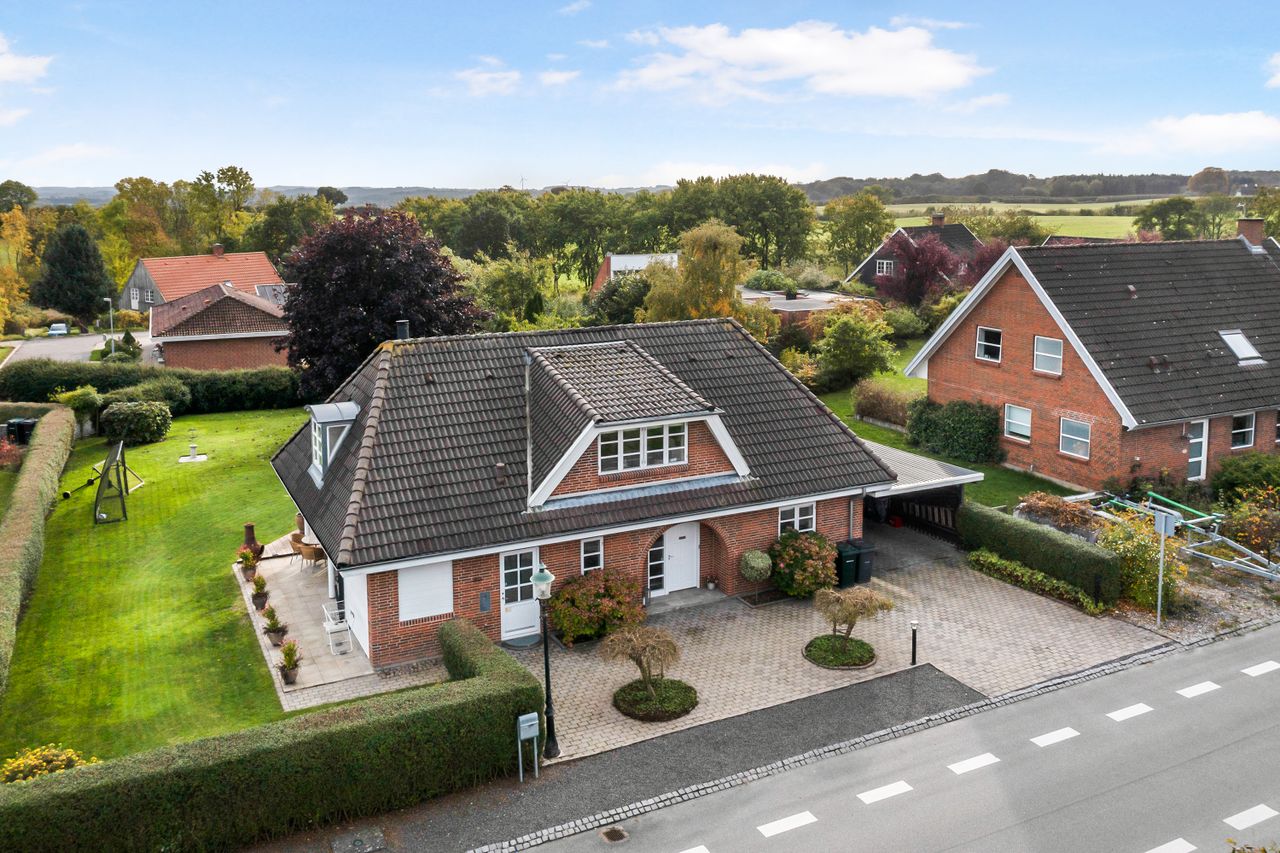 Ejendomsbillede 2 af 31