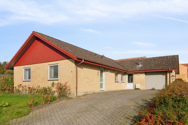 Engelstrupvej 4,  Villa