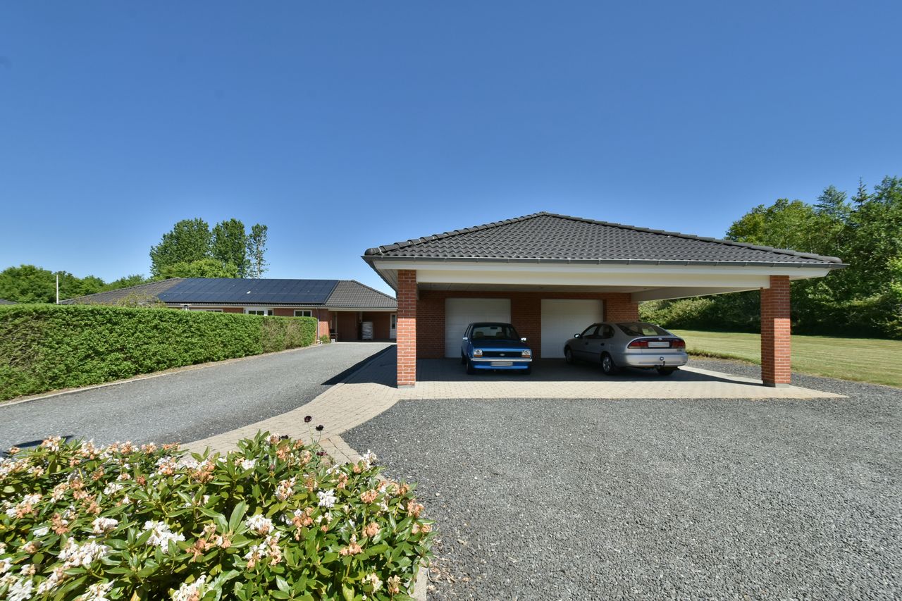 Ejendomsbillede 2 af 36