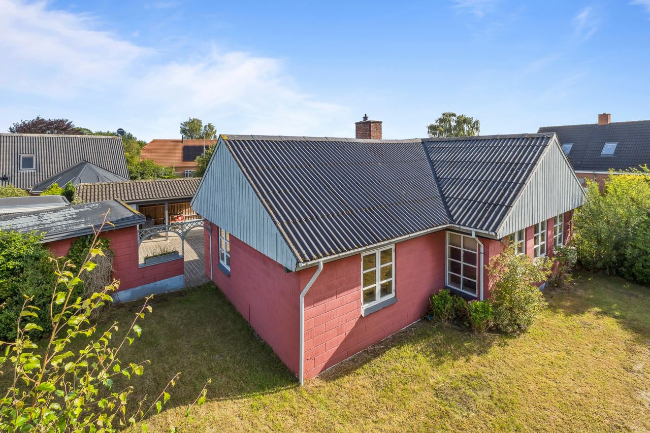 Ejendomsbillede 2 af 12