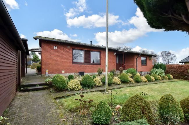 Fuglebakken 15,  Villa