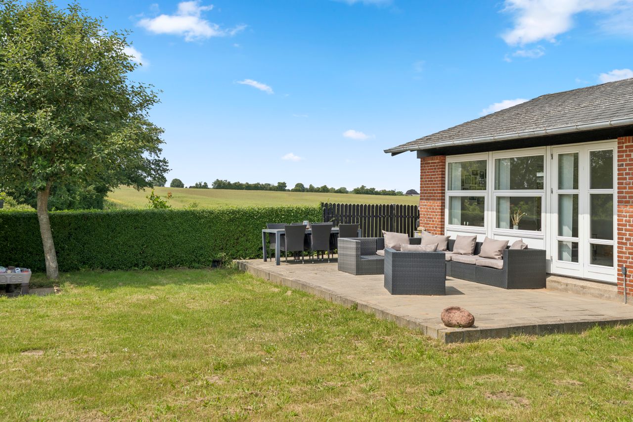 Ejendomsbillede 2 af 18