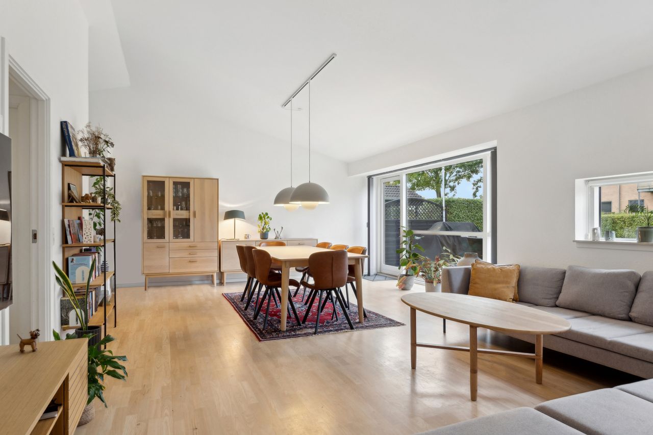 Ejendomsbillede 3 af 17