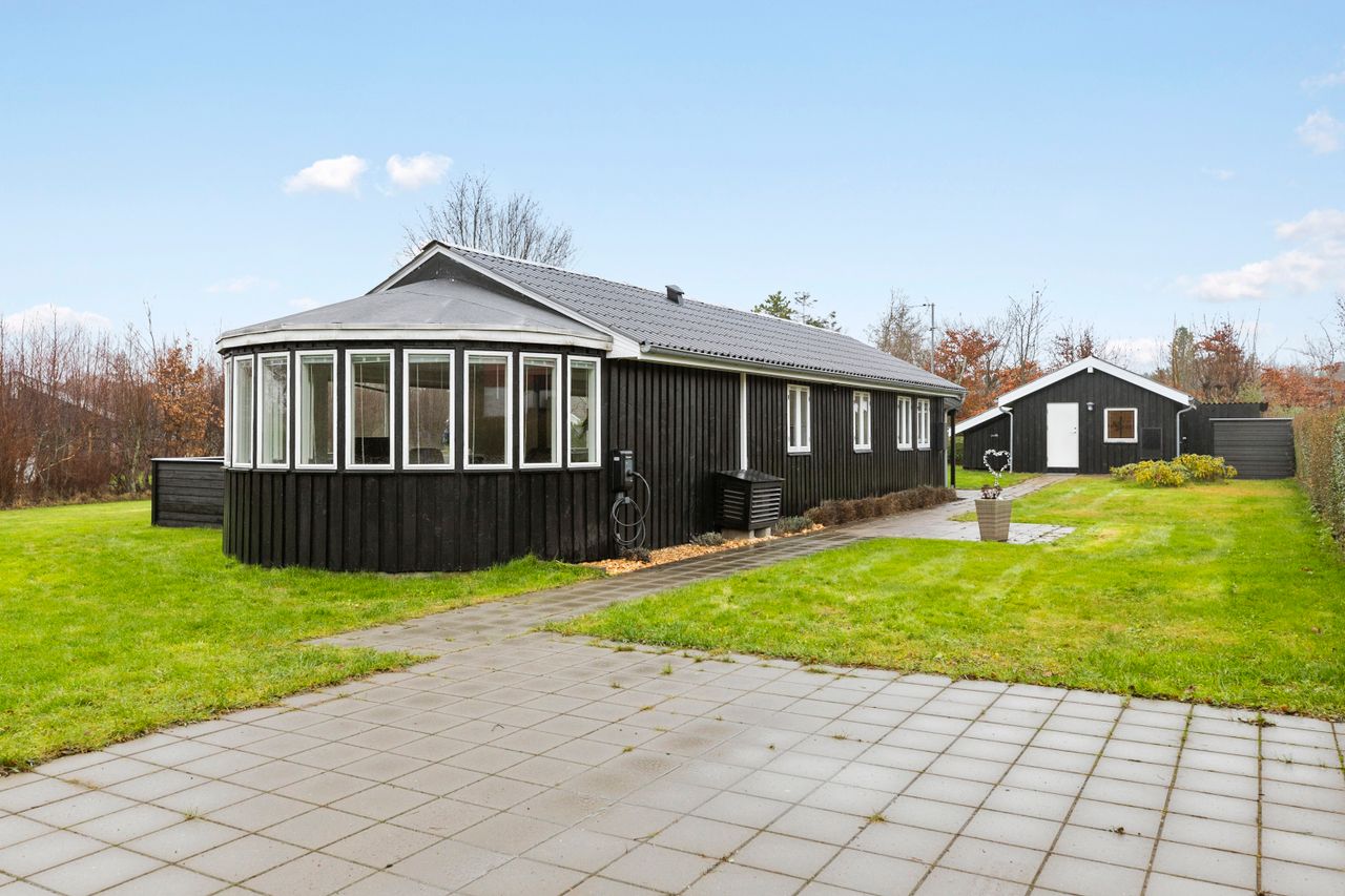 Ejendomsbillede 2 af 16