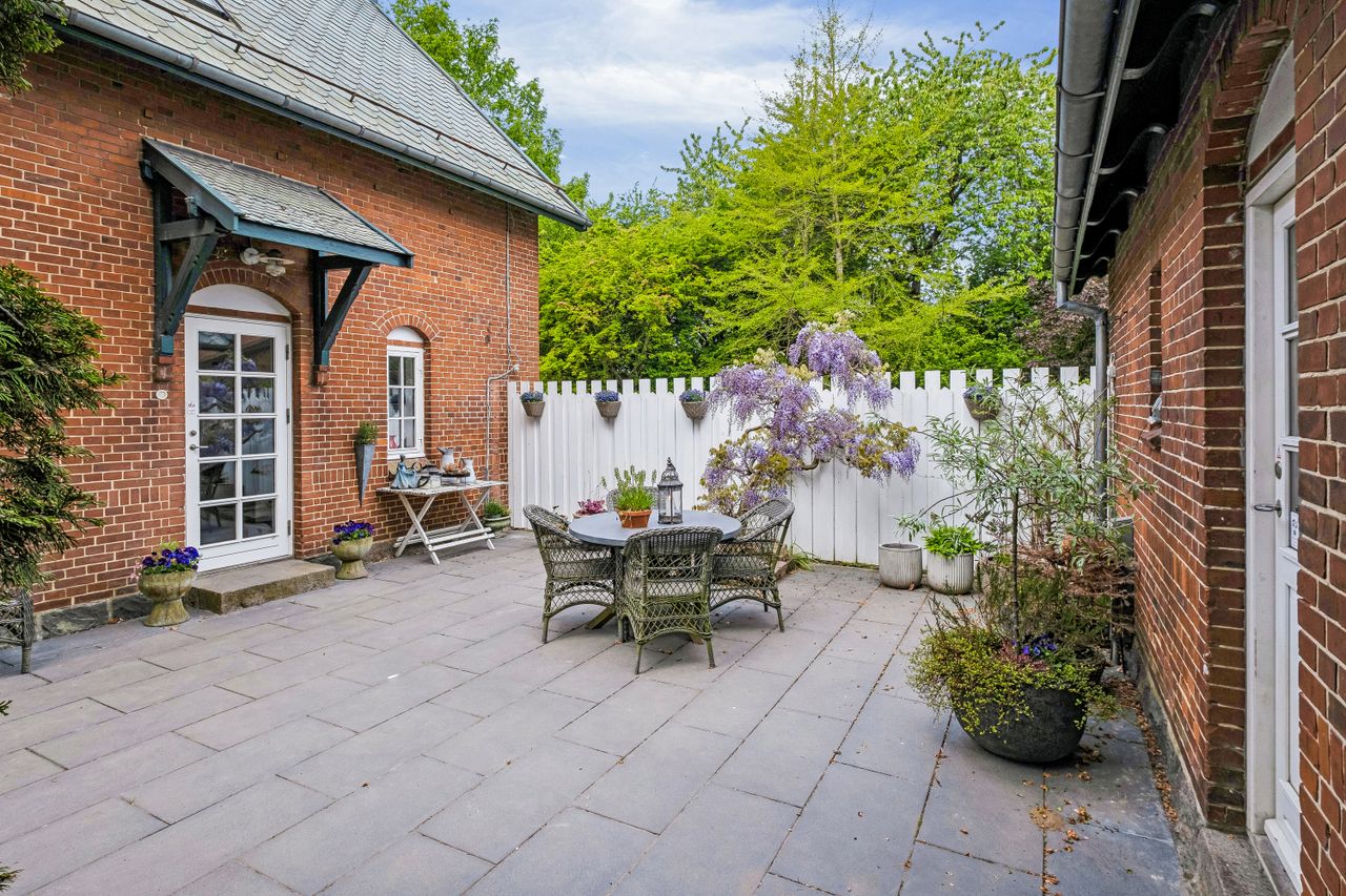 Ejendomsbillede 2 af 25