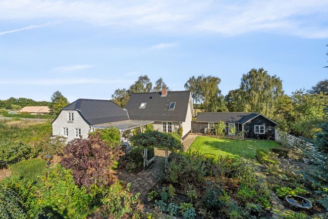 Lundgårdsvej 30,  Villa