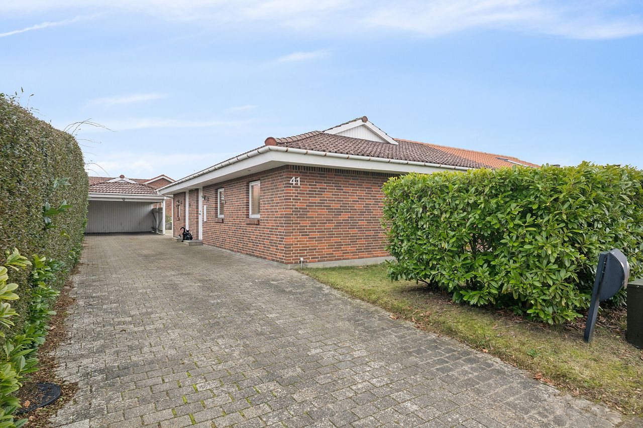 Ejendomsbillede 2 af 27