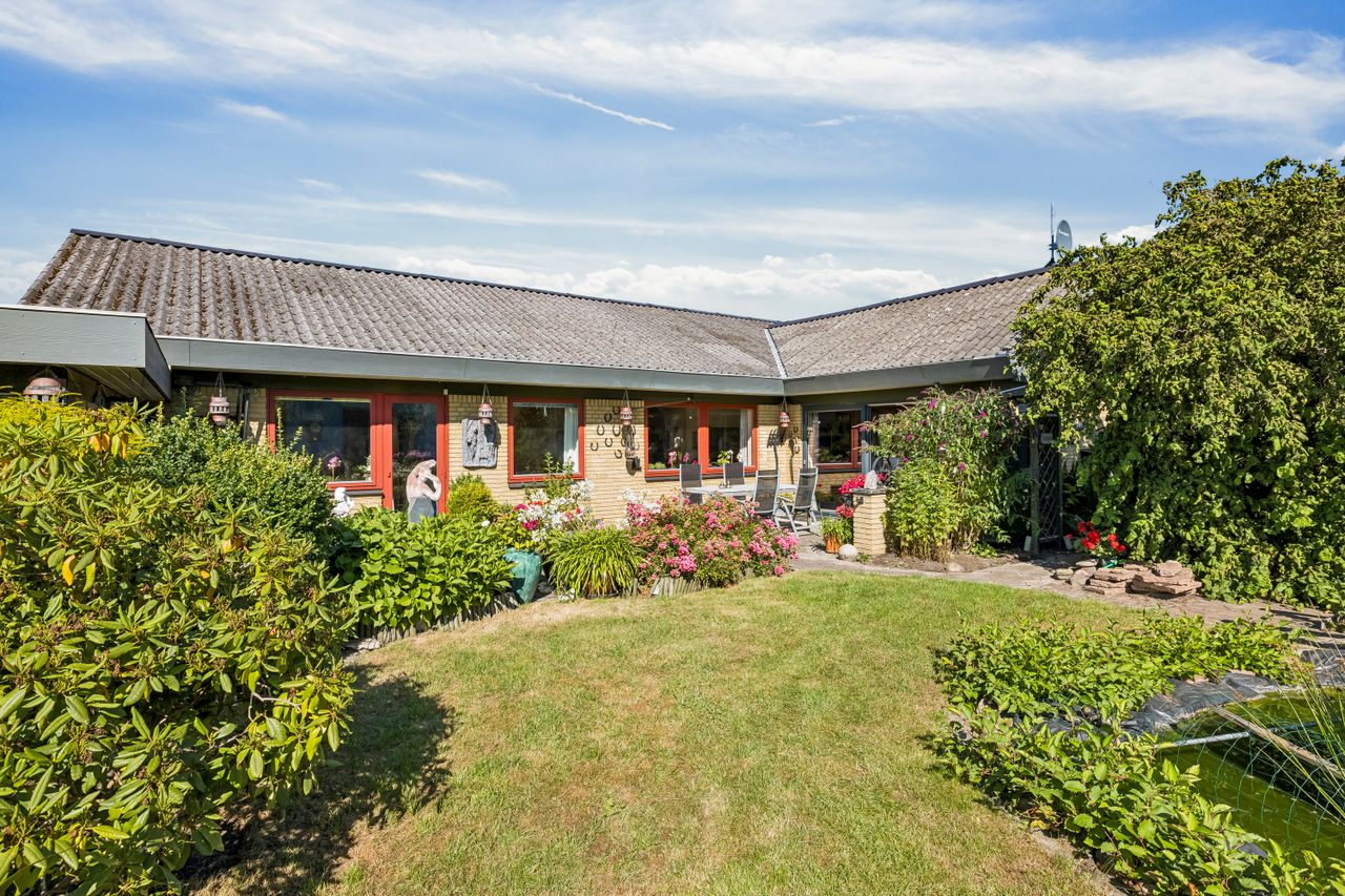 Ejendomsbillede 2 af 25