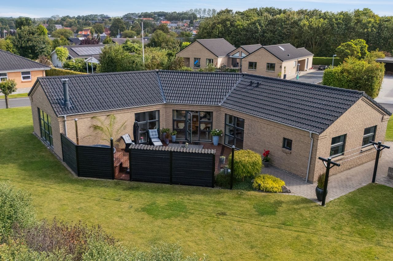 Ejendomsbillede 2 af 31