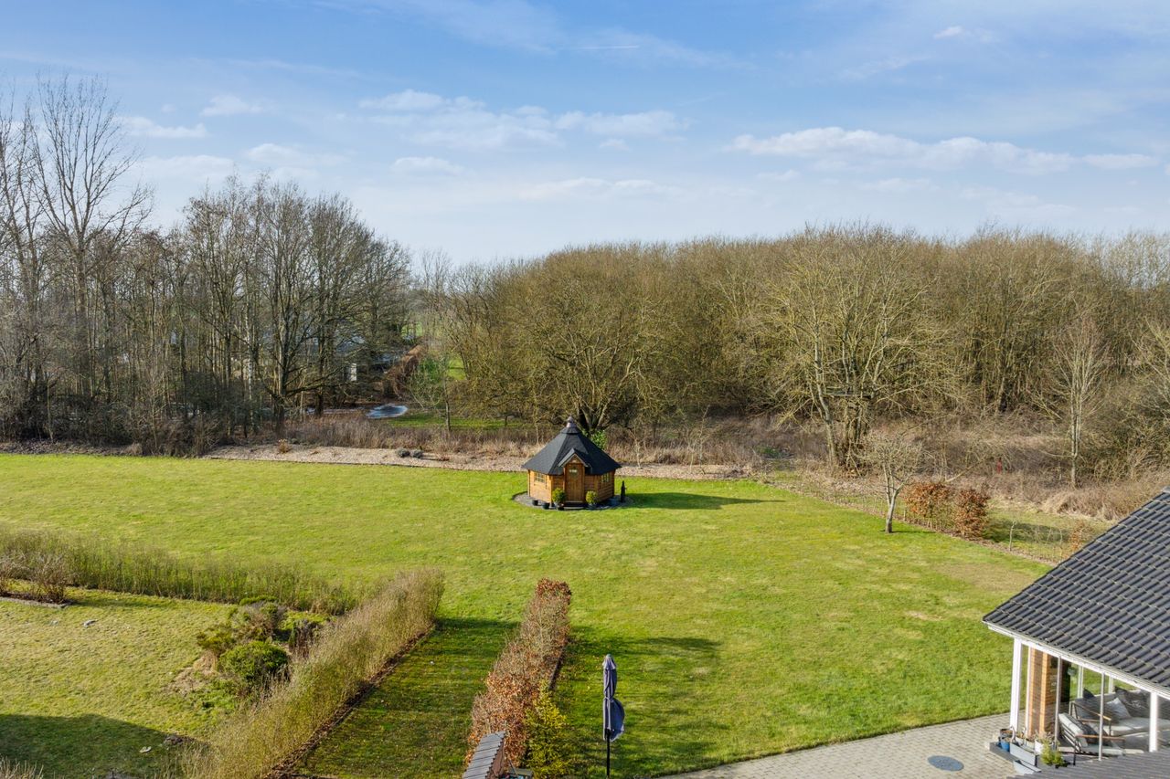 Ejendomsbillede 3 af 14