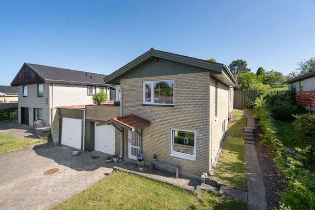 Hans Egedes Vej 11,  Villa