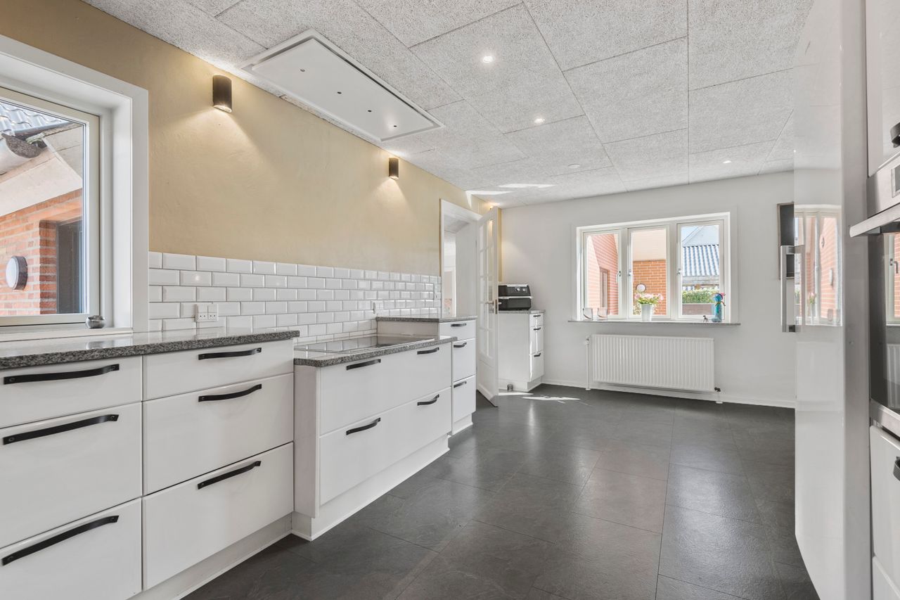 Ejendomsbillede 3 af 24