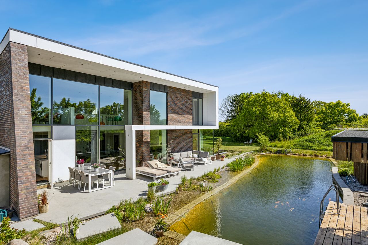 Ejendomsbillede 2 af 40