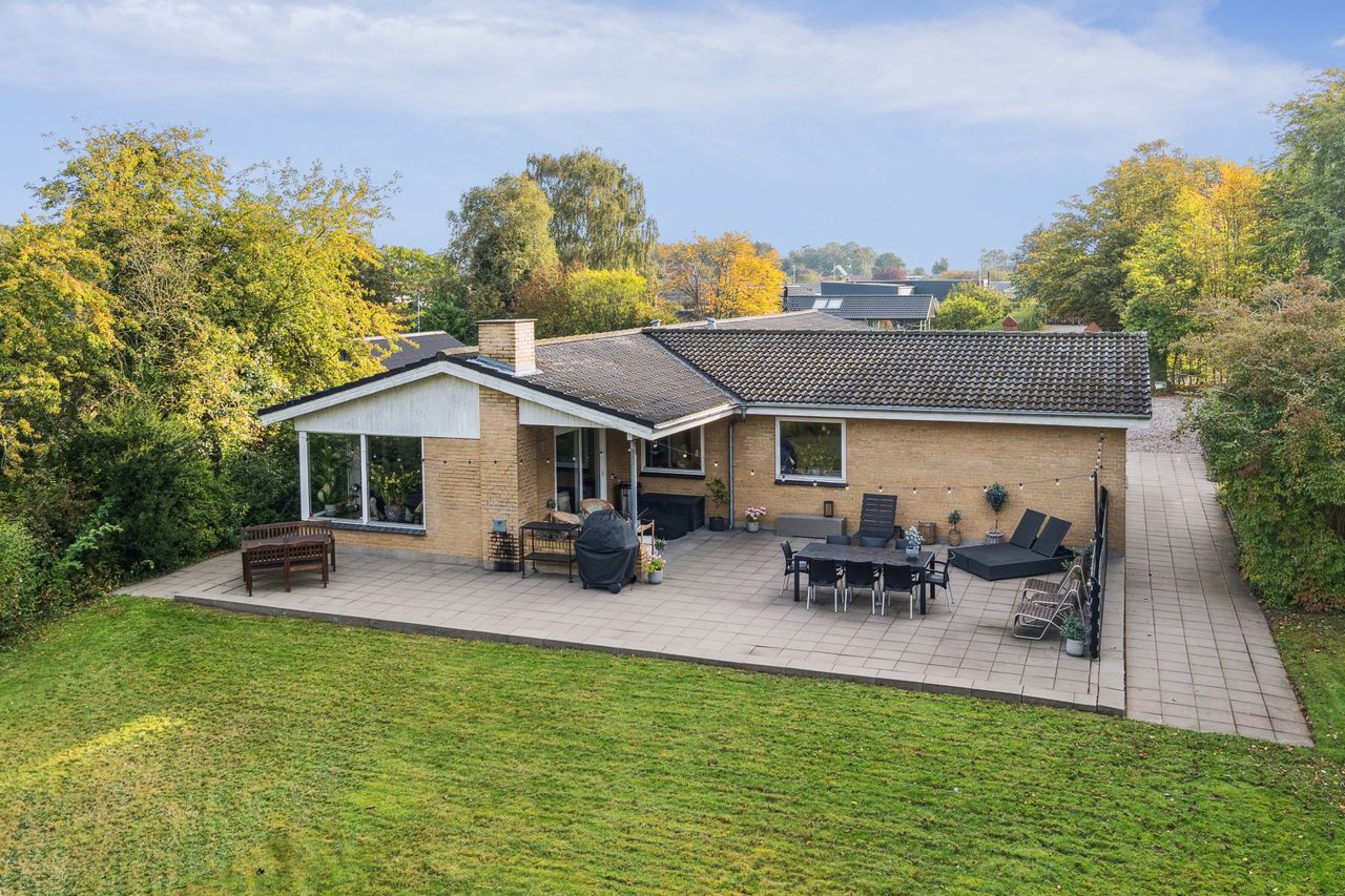 Ejendomsbillede 2 af 27