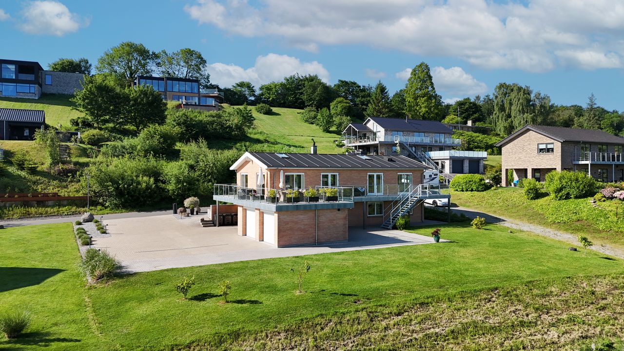 Ejendomsbillede 2 af 34