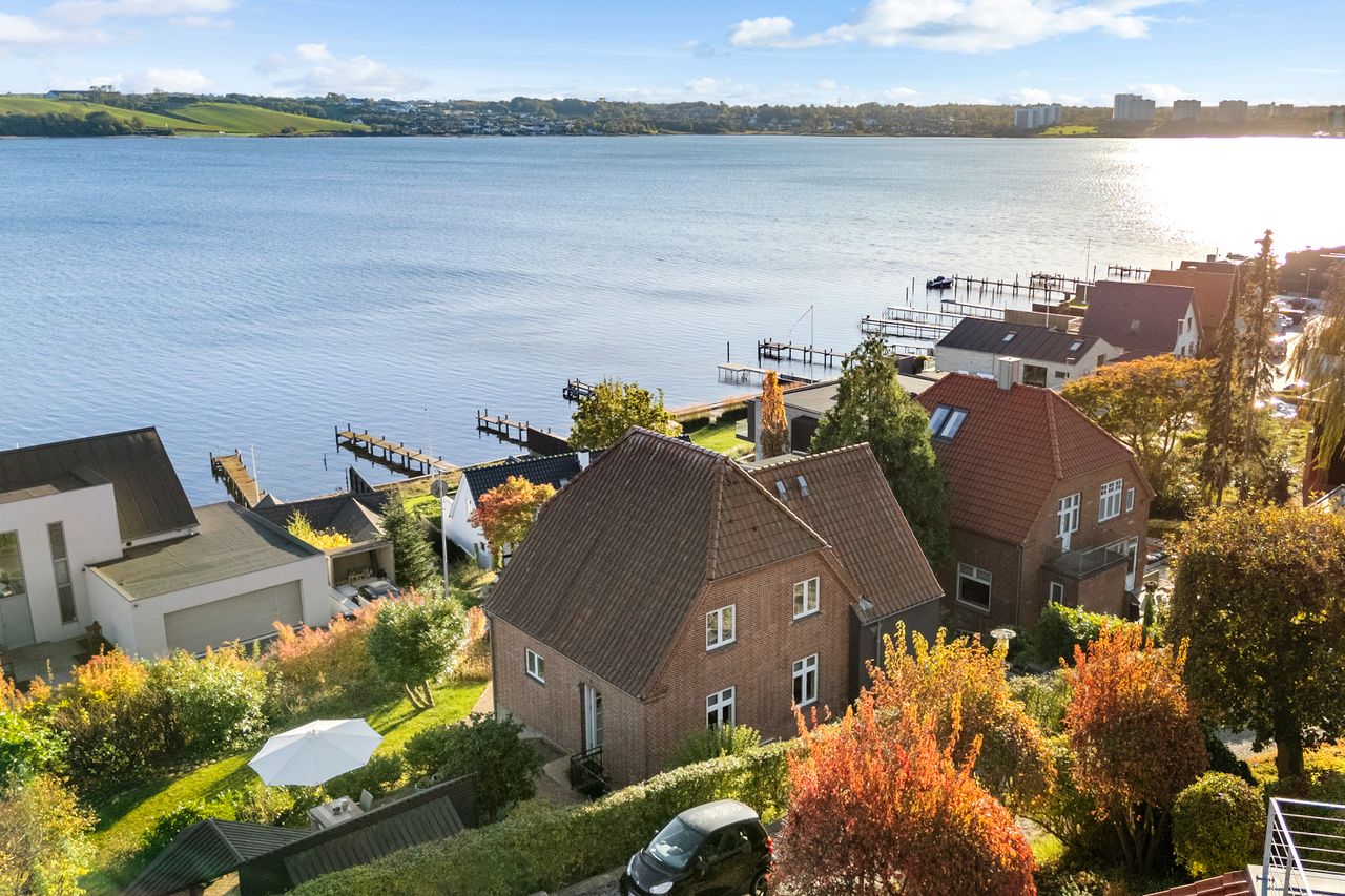 Ejendomsbillede 2 af 15