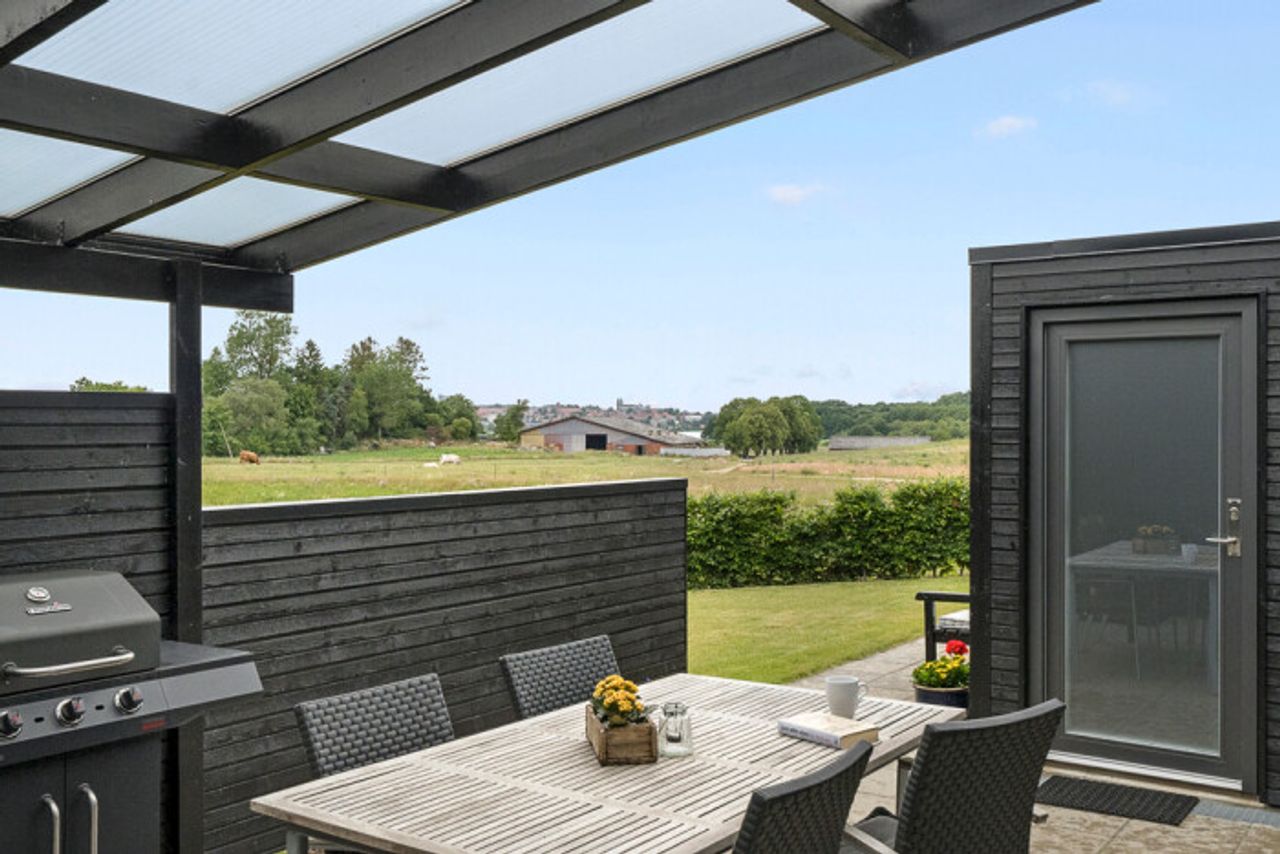 Ejendomsbillede 2 af 20